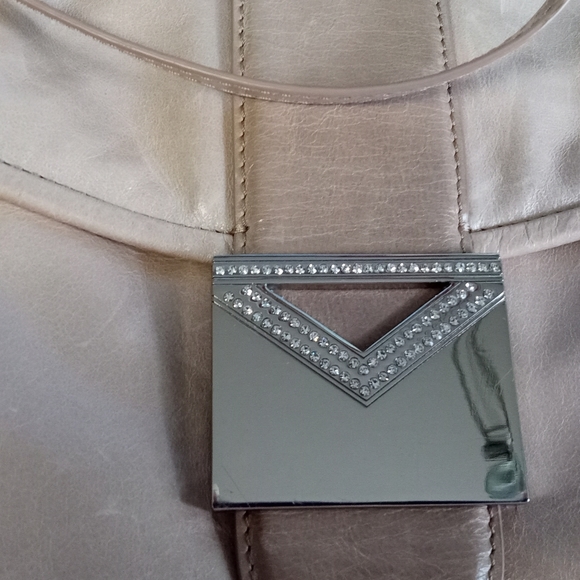 Vintage Via Spiga purse in camel beige with silver rhinestone magnetic closure - Picture 8 of 11
